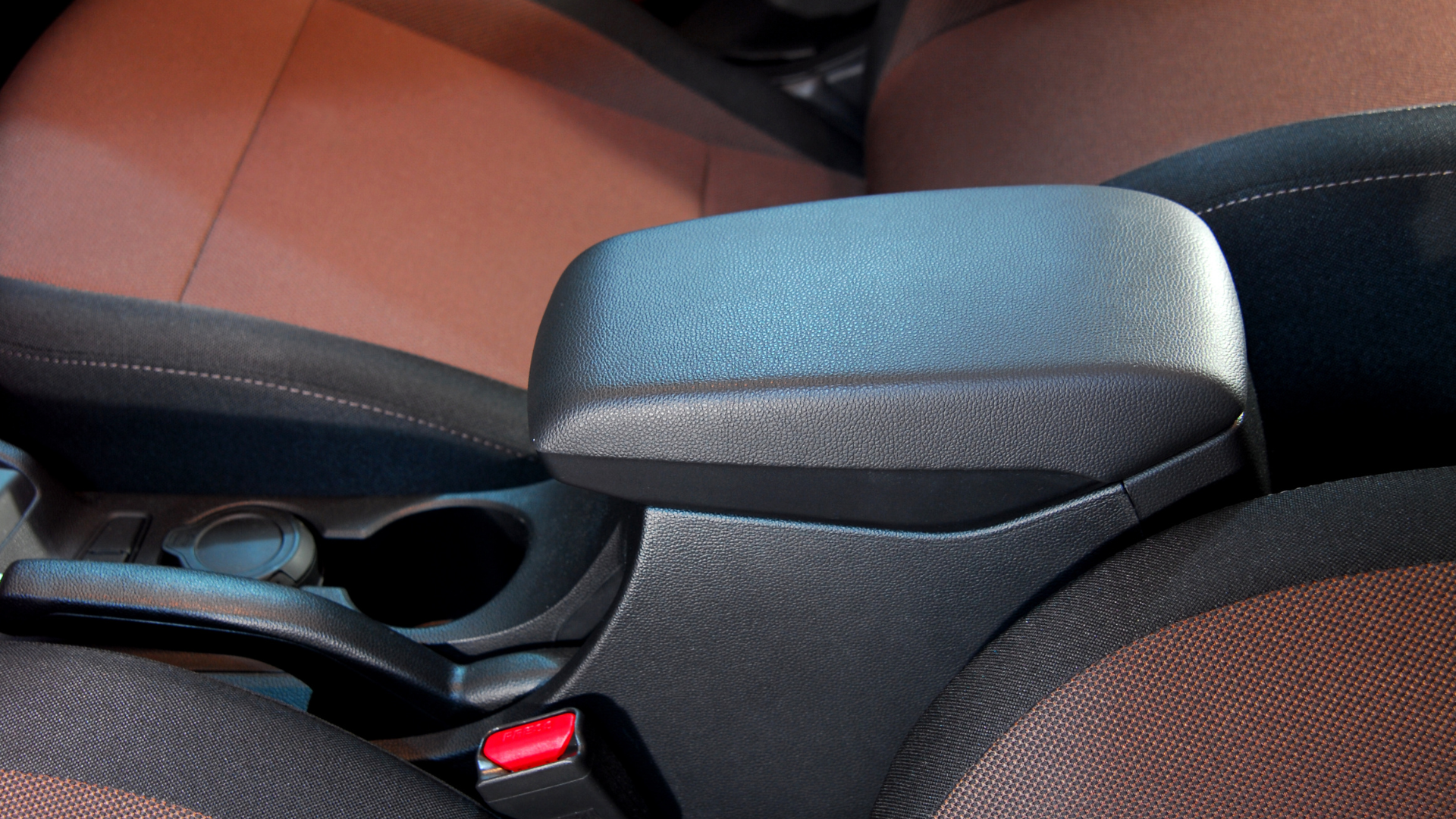 How to Choose the Perfect Armrest Cover for Your Car?